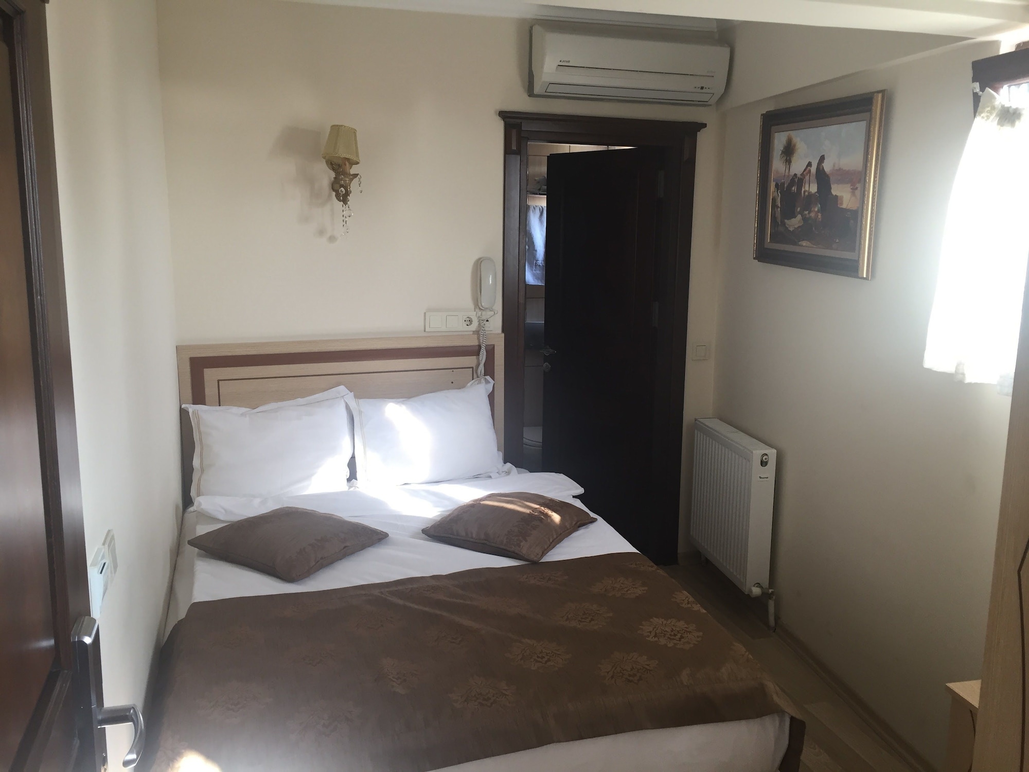 ECONOMY, DOUBLE BED