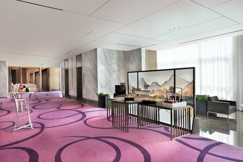 Crowne Plaza Dalian Xinghai 36/70
