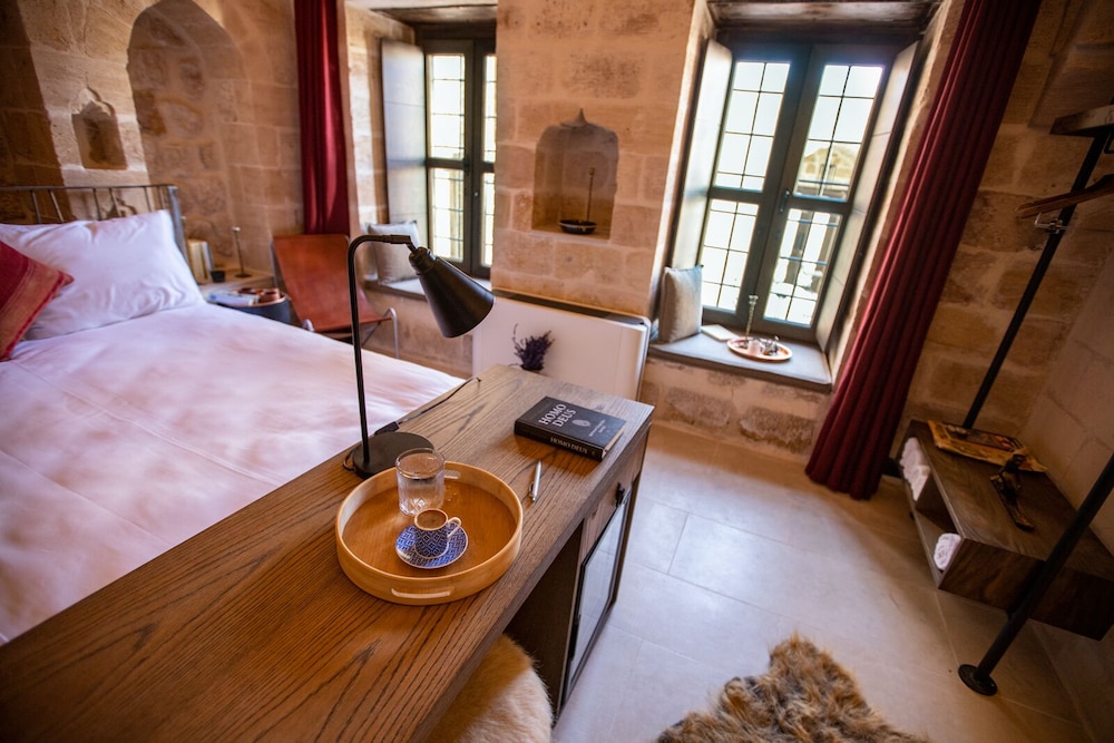 Mirsoum Hotel 8/34