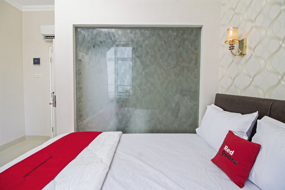 Reddoorz Plus Cideng Barat 5/21