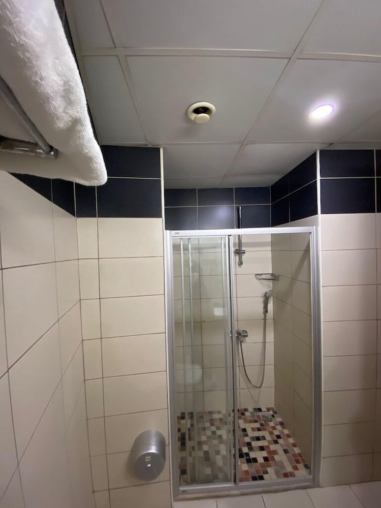 Volley Hotel Izmir 63/63
