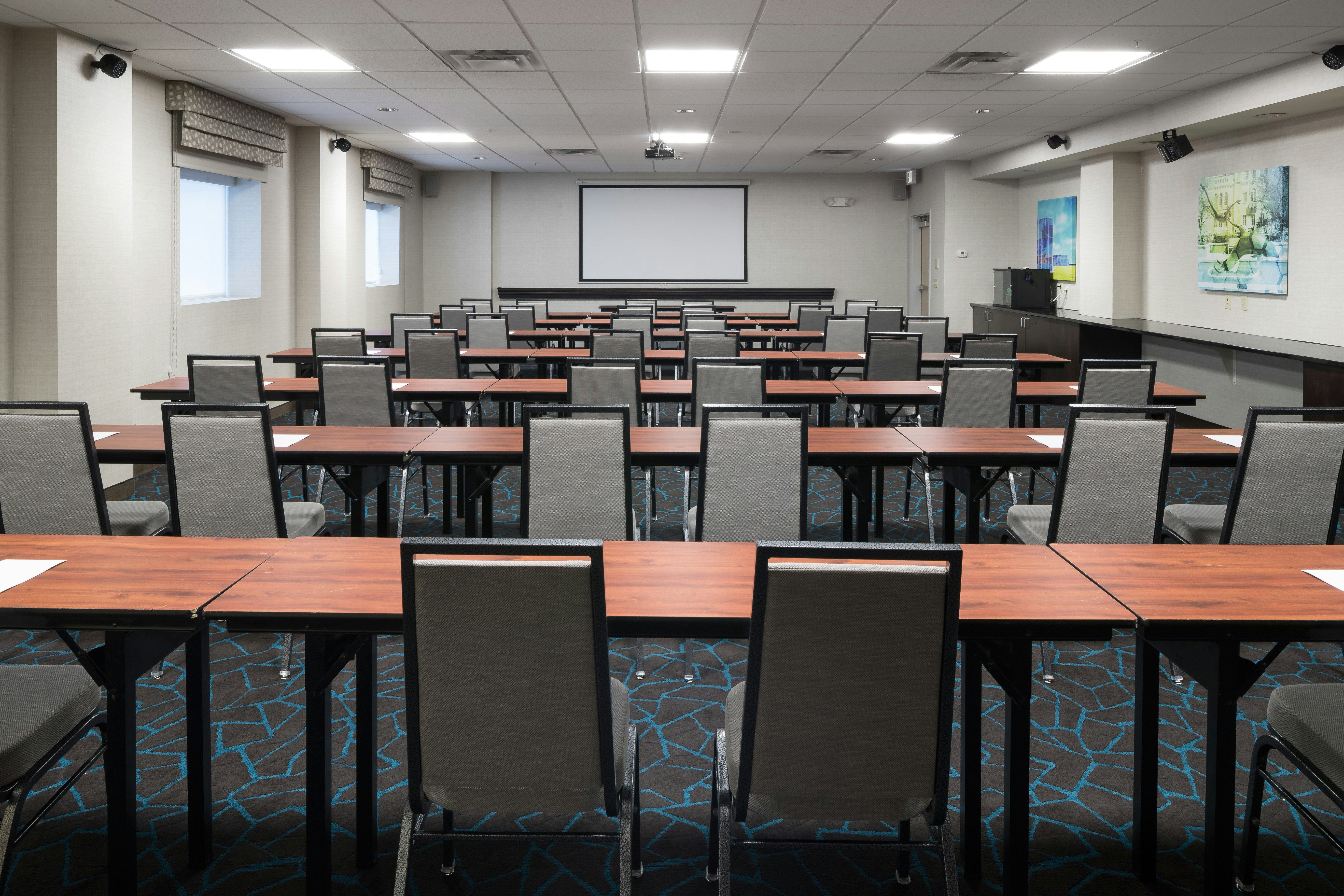 Hampton Inn And Suites Rochester North 36/42