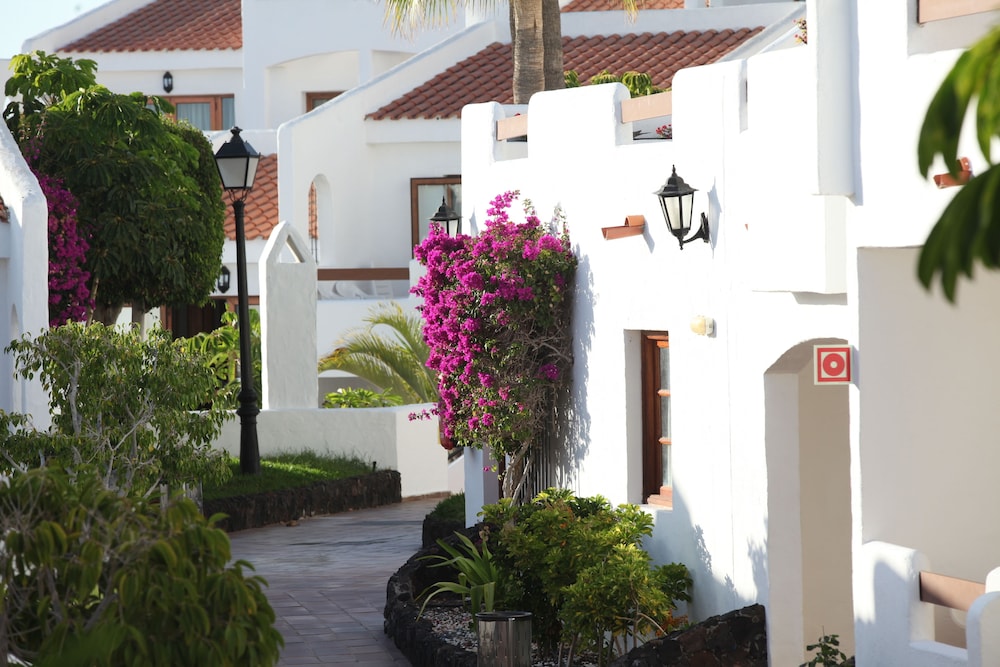 Beverly Hills Suites - Excel Hotels & Resorts 68/73