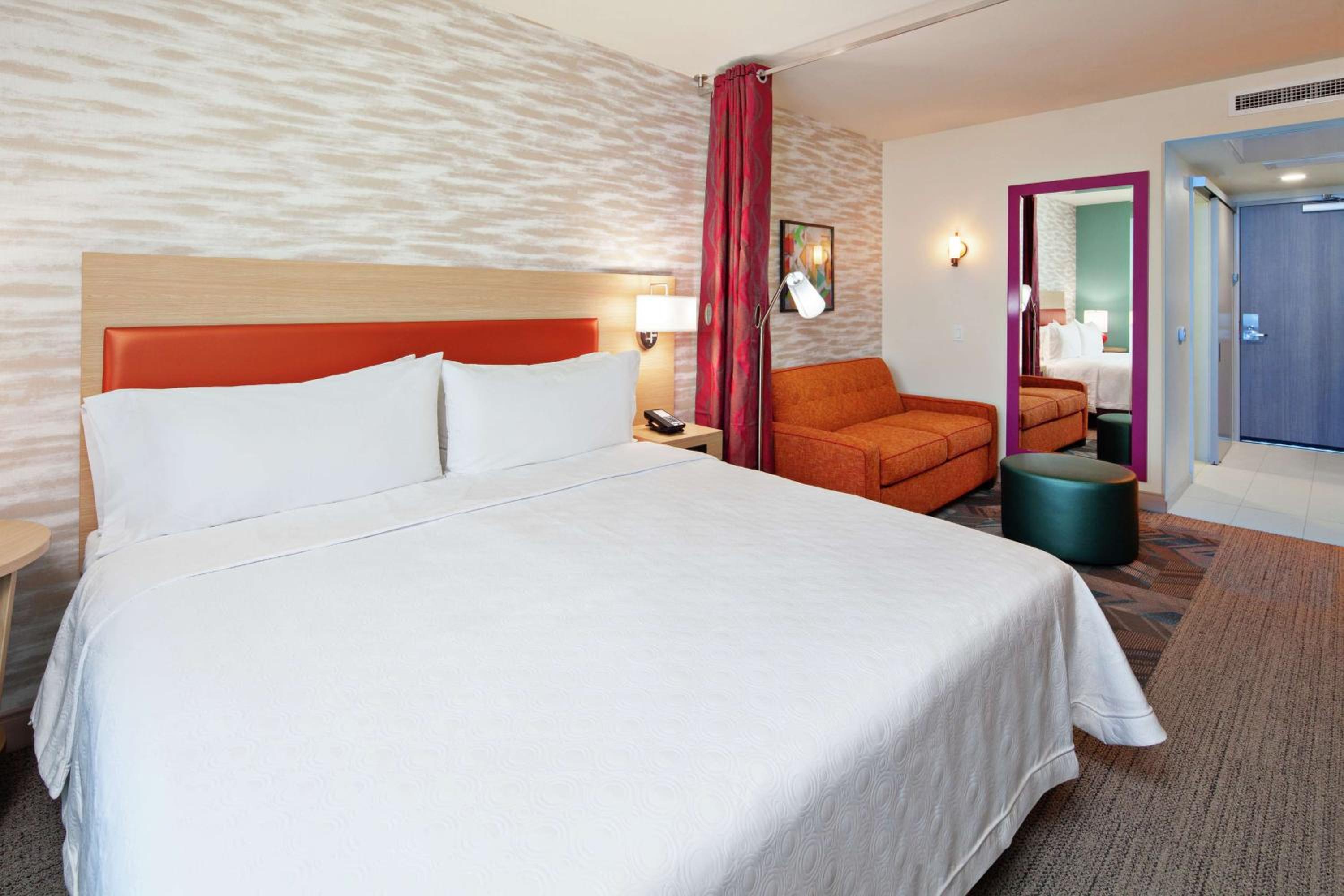 STUDIO, SUITE, KING BED, WATER VIEW