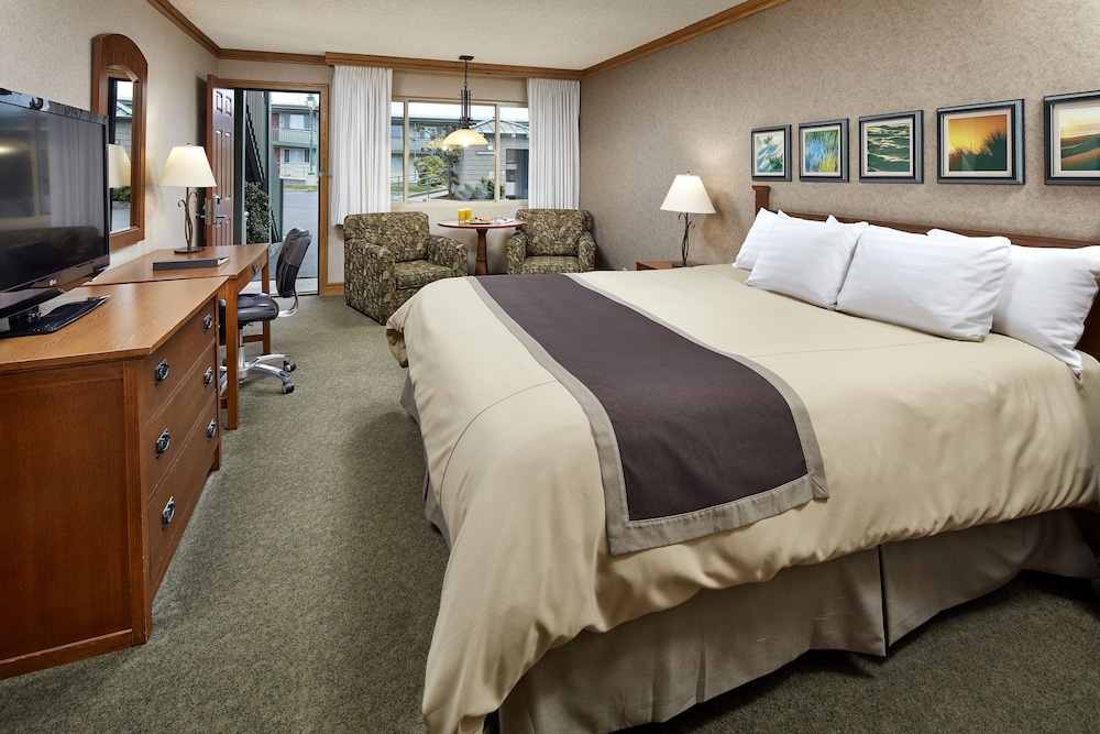Cavalier Oceanfront Resort 24/67