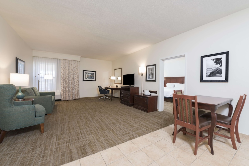Hampton Inn East Lansing 27/45