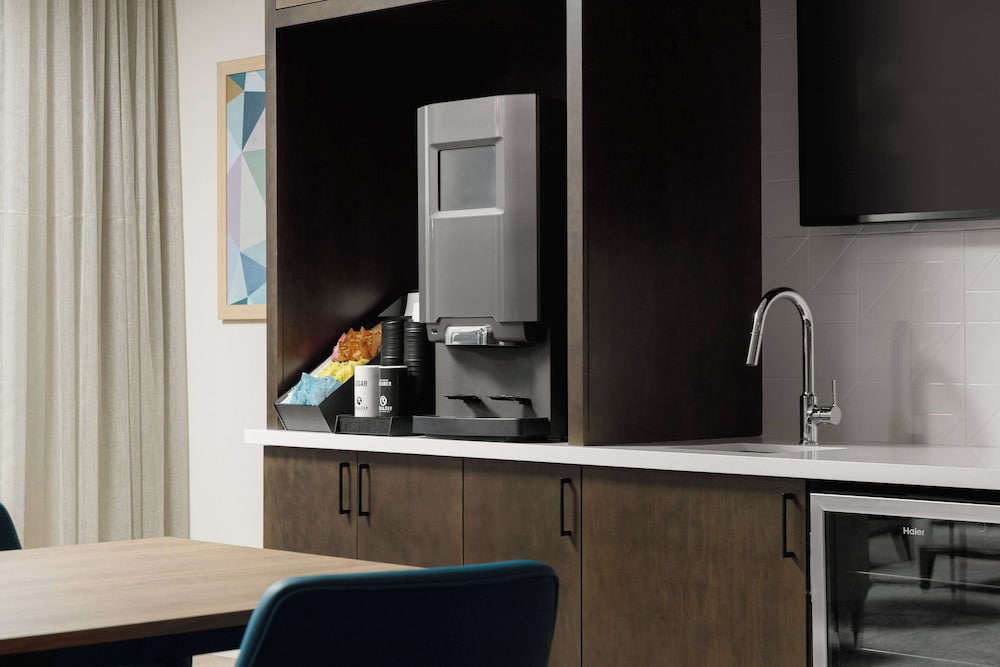 WaterWalk Extended Stay by Wyndham Jacksonville Deerwood Pk 42/56
