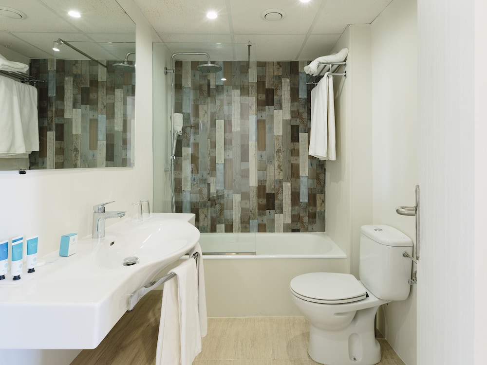 Leonardo Royal Ibiza Santa Eulalia 50/50