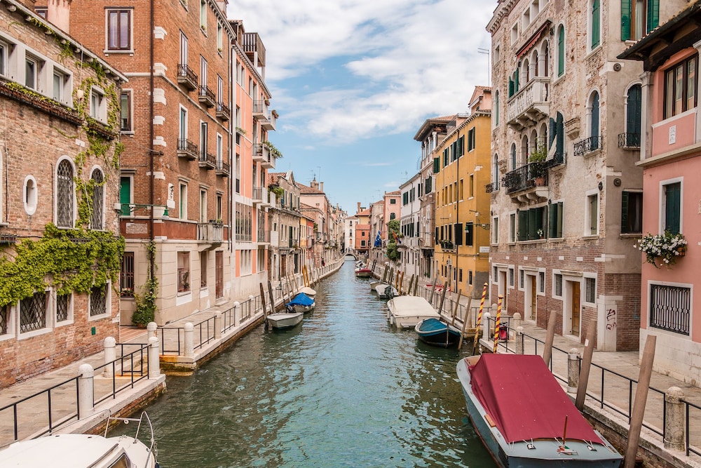 Venezia Spirito Santo Canal View 43/50