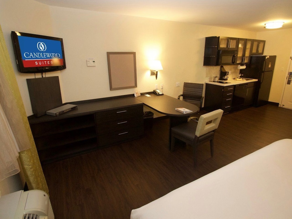 Candlewood Suites West Little Rock 42/62