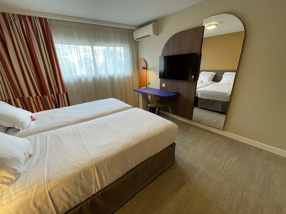 Abrial Hotel 22/58
