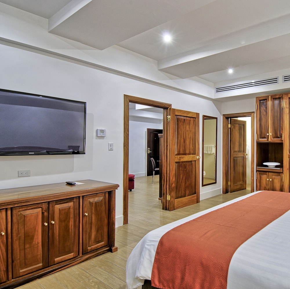 Balmoral Hotel 24/74