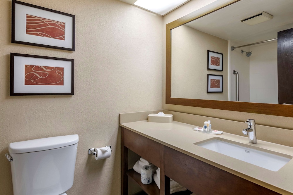 Comfort Suites Baymeadows Near Butler Blvd 10/27