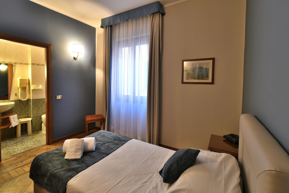 Hotel Cavour 27/58