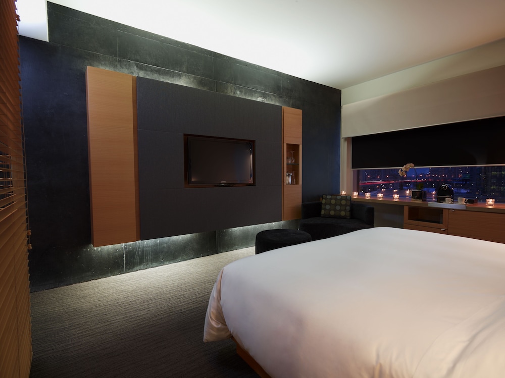 Le Germain Maple Leaf Square Toronto Hotel 10/36