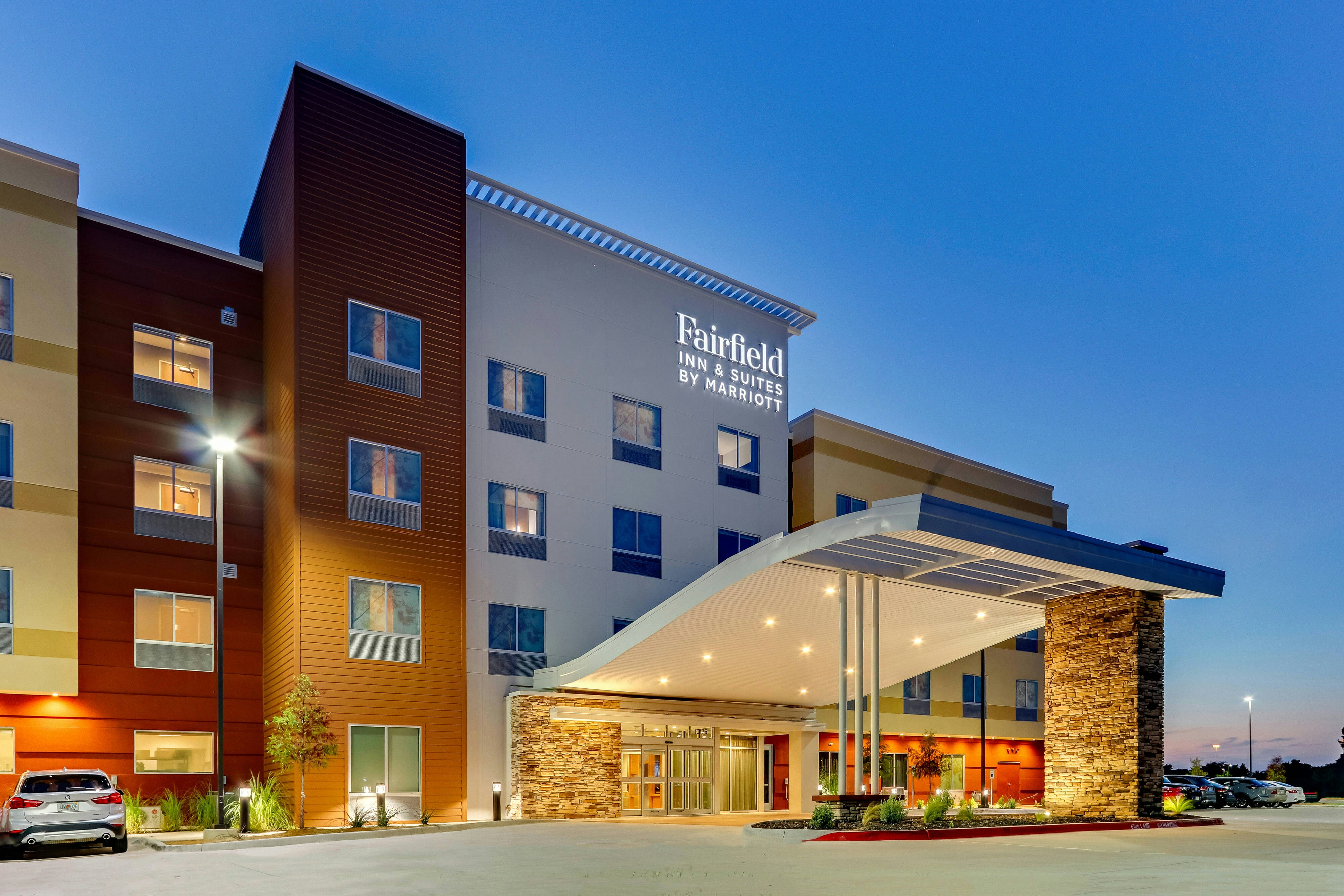 Fairfield Inn & Suites by Marriott Dallas Love Field 1/17