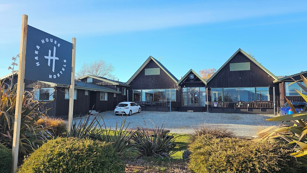 Haka House Wanaka 35/37