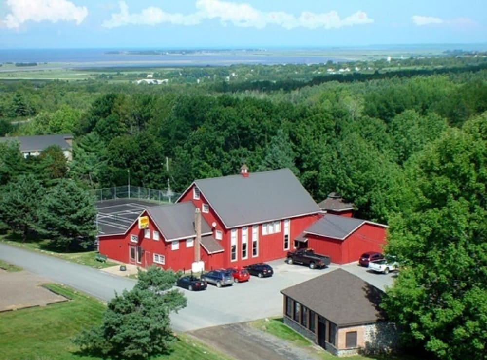 Old Orchard Inn & Spa 44/50