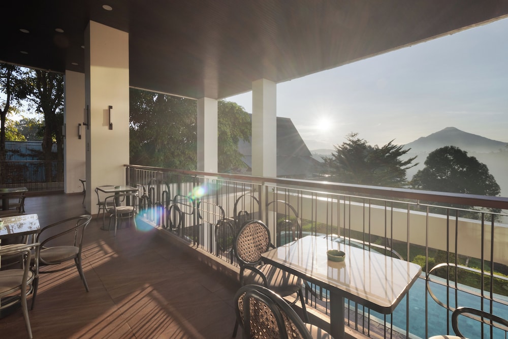 Luwansa Hotel and Convention Center 23/50