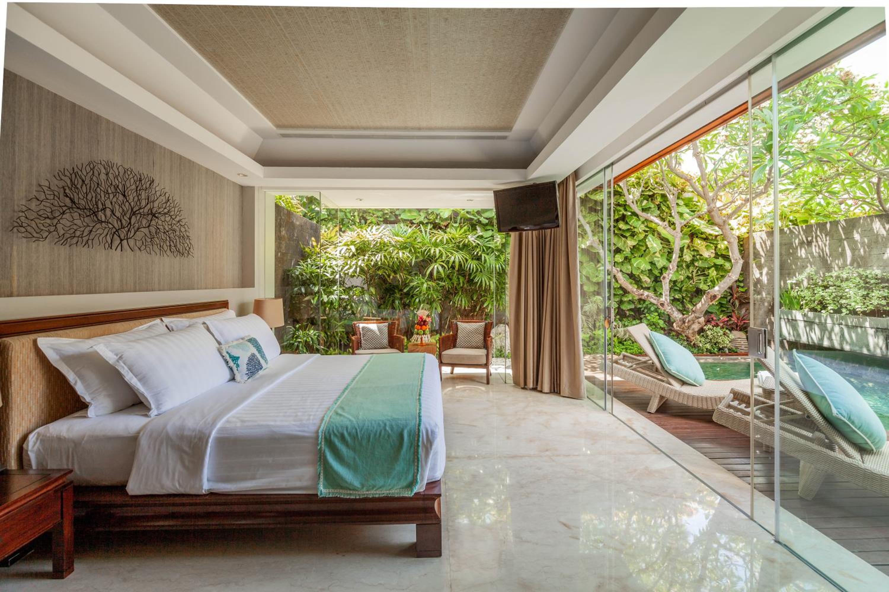 Hollywood, Pool, Club, Villa, Double Bed