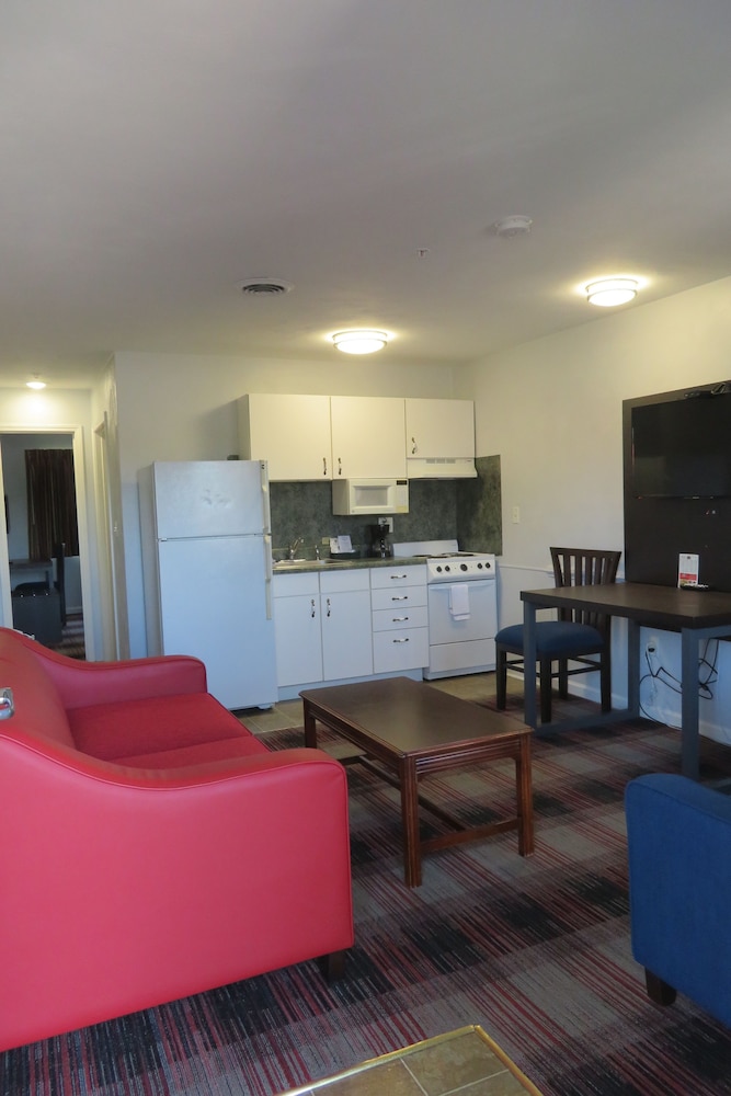 Luxbury Inn & Suites 16/34