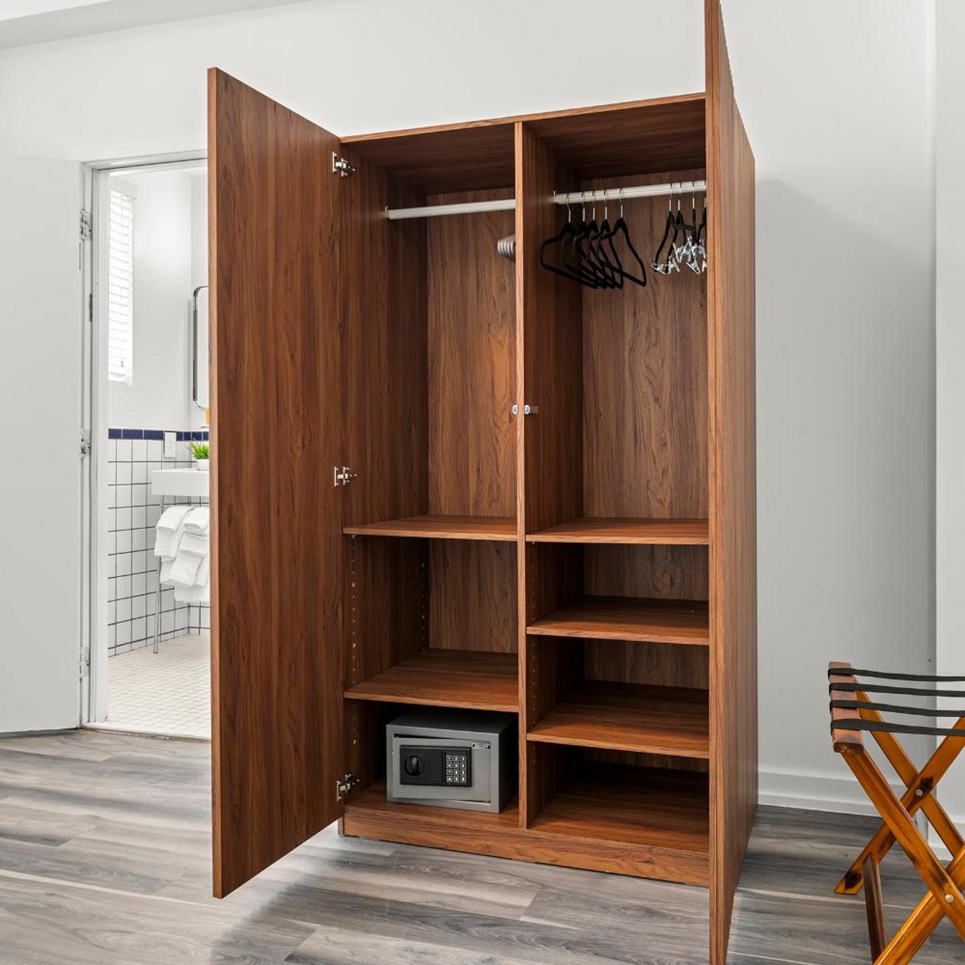 Bluebird Suites at The Apex Miami 14/50