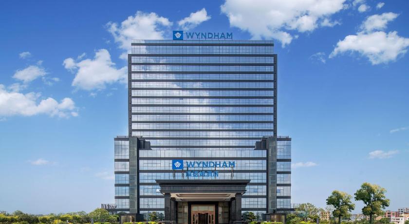 Wyndham Huazhou South 7/41