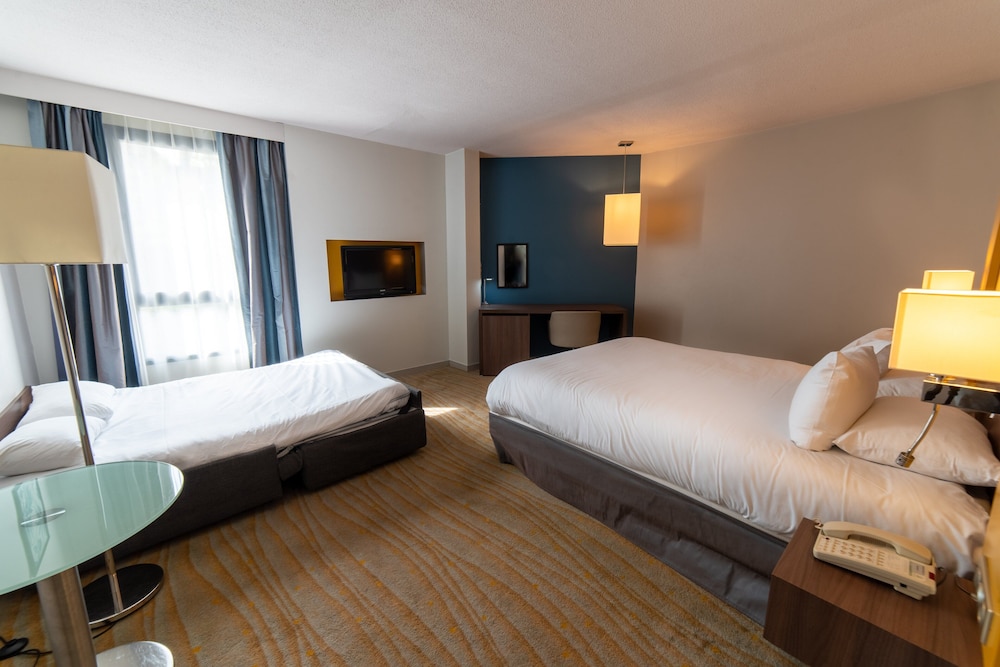 Holiday Inn Lyon Vaise 11/80