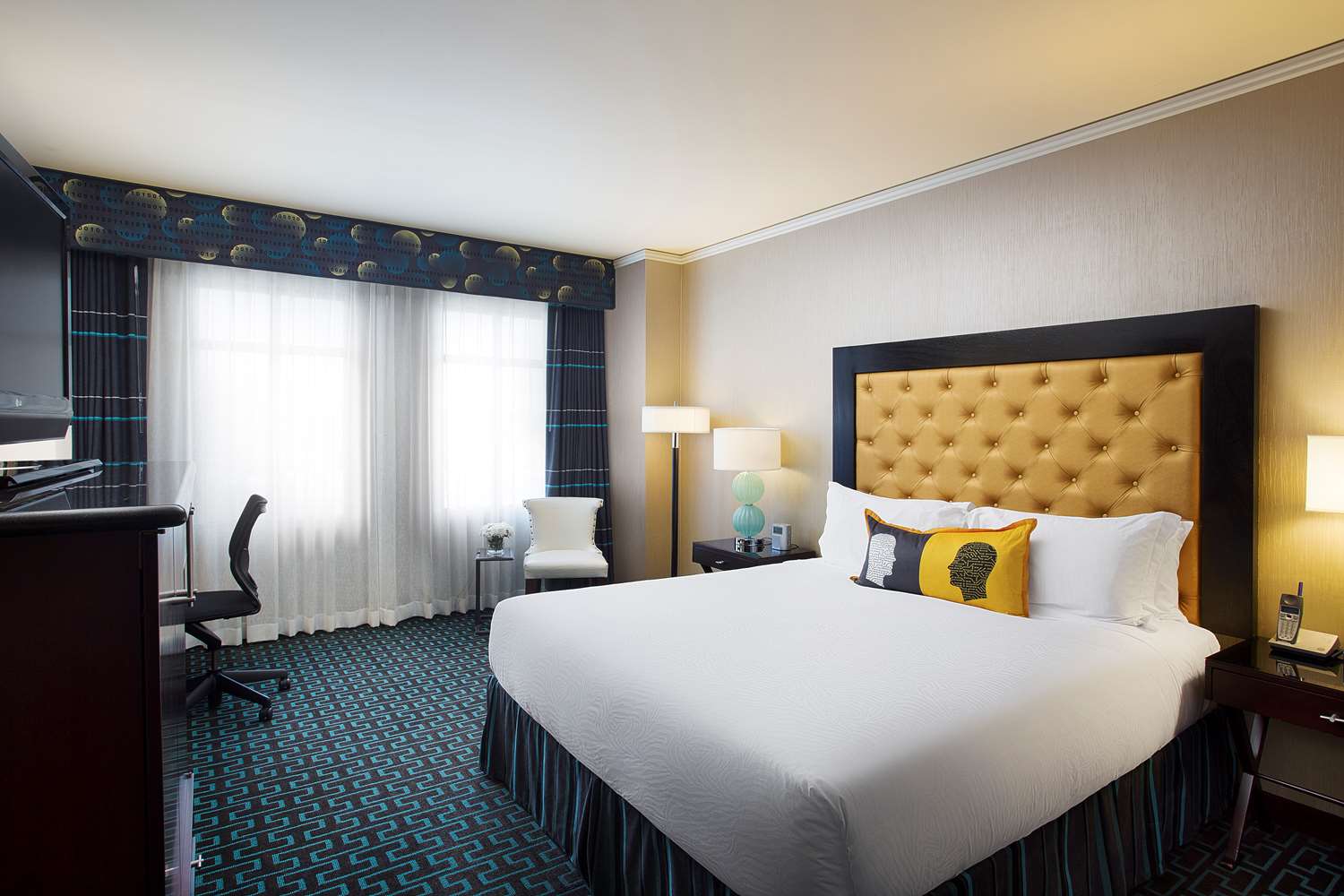 Deluxe, King Bed, Bathtub, Accessible