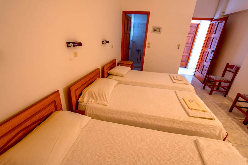 Balaskas Hotel 18/35