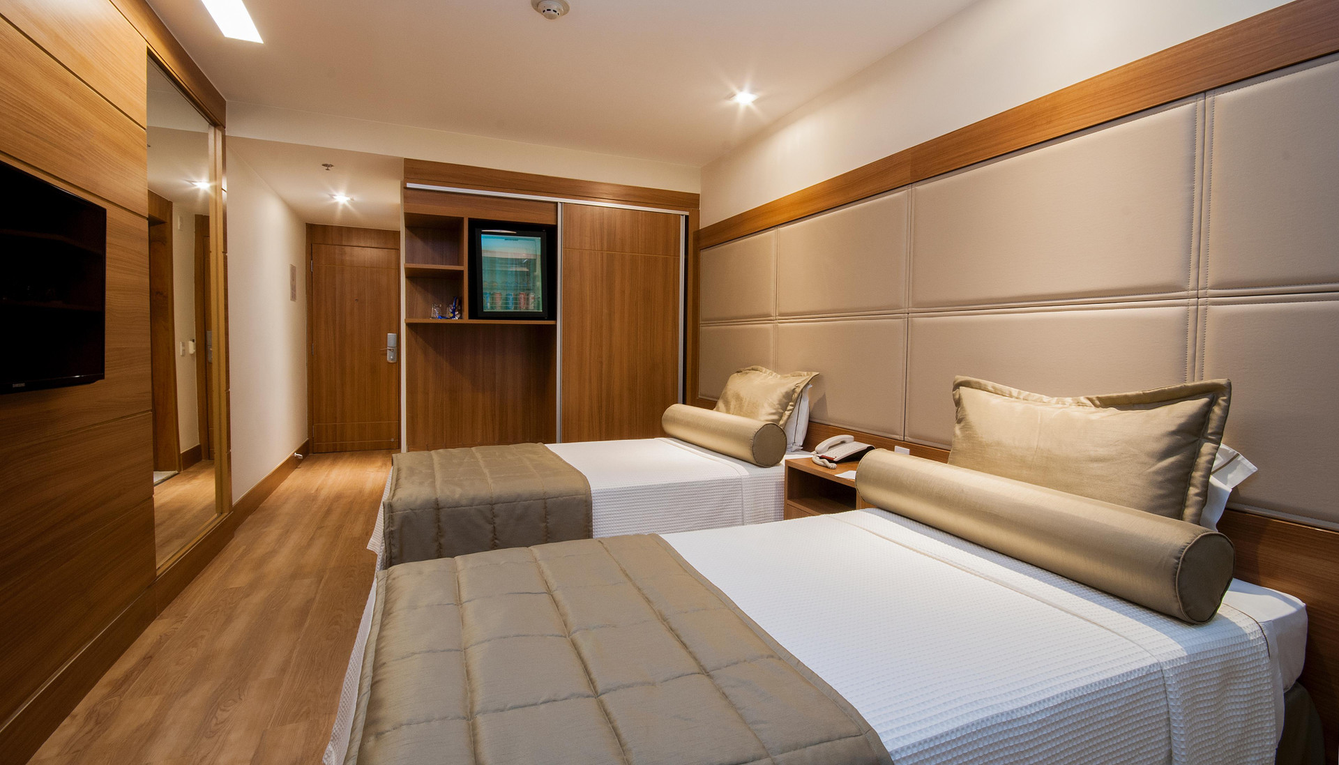Deluxe, Double Bed, Street View