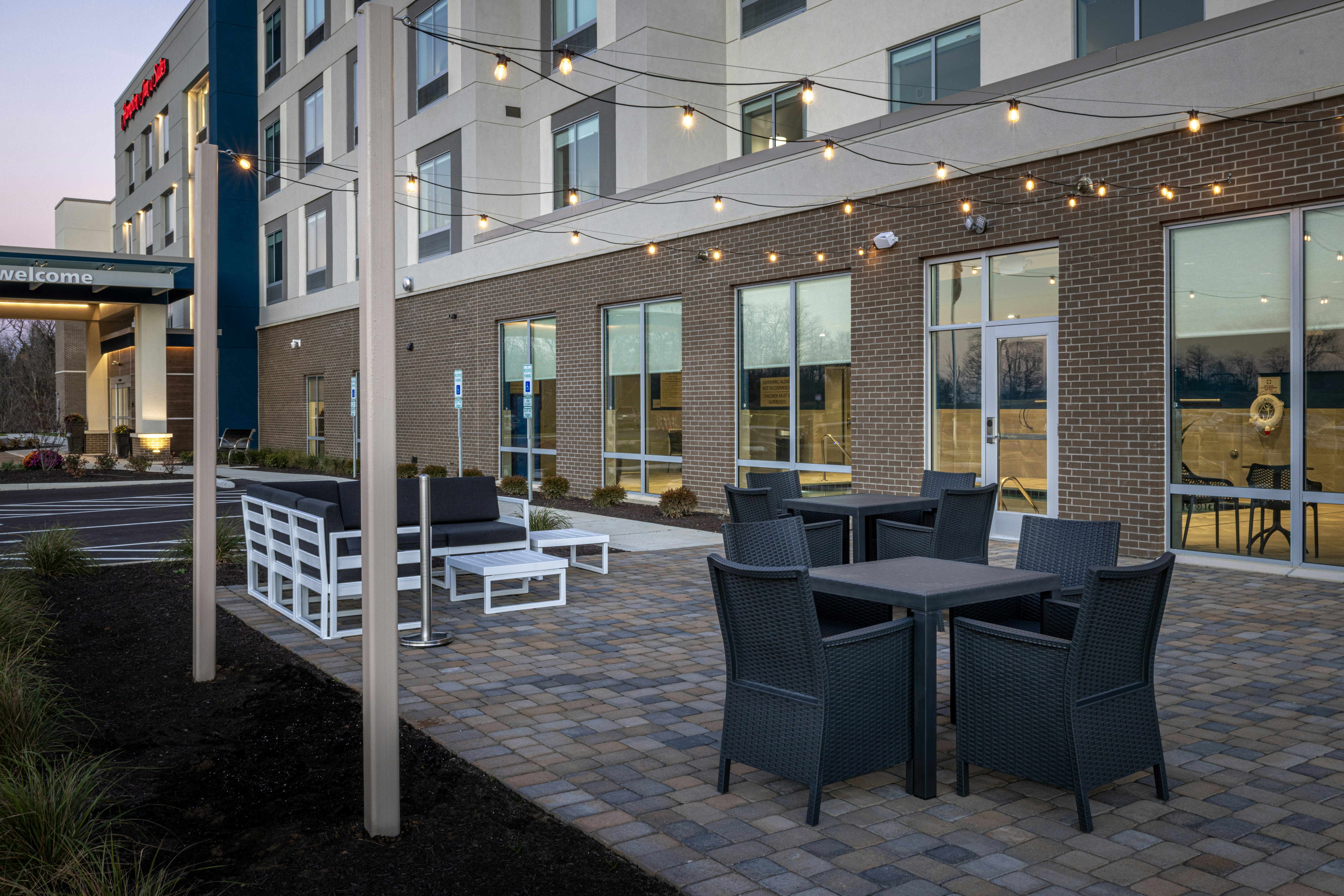 Hampton Inn and Suites Cincinnati West OH 33/36