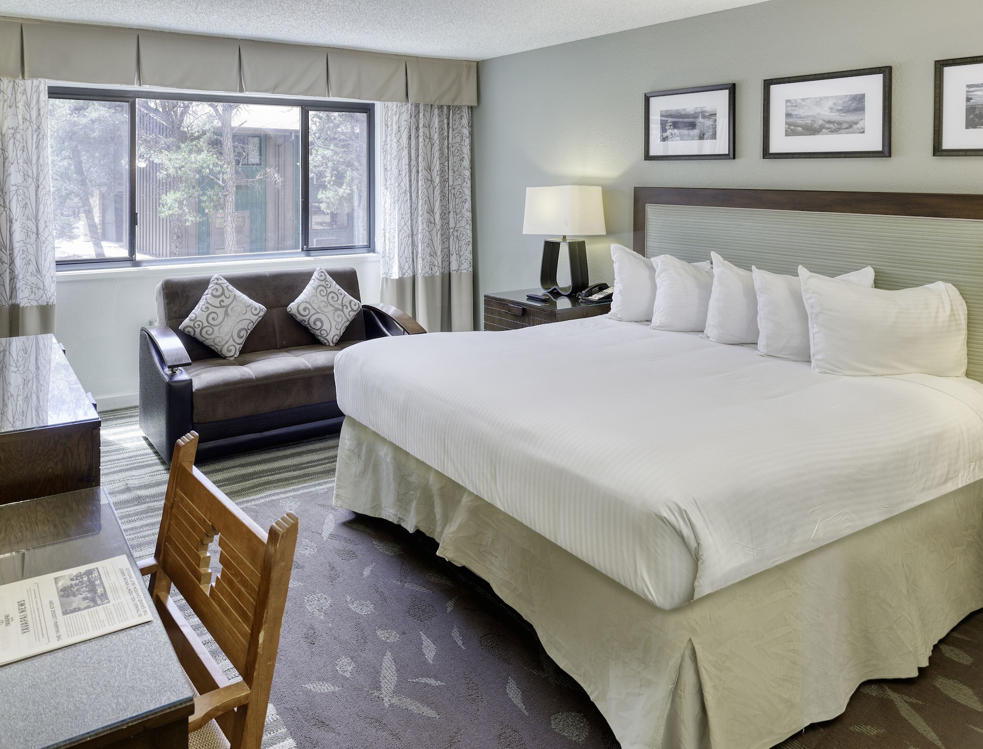 East, King Bed