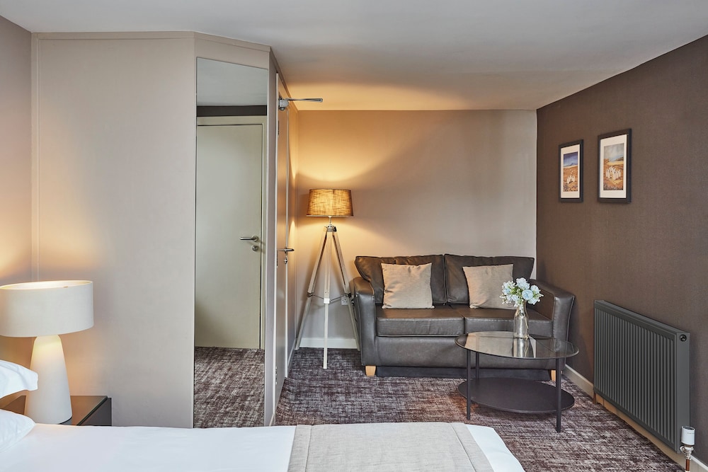 The Ranald Hotel 16/41