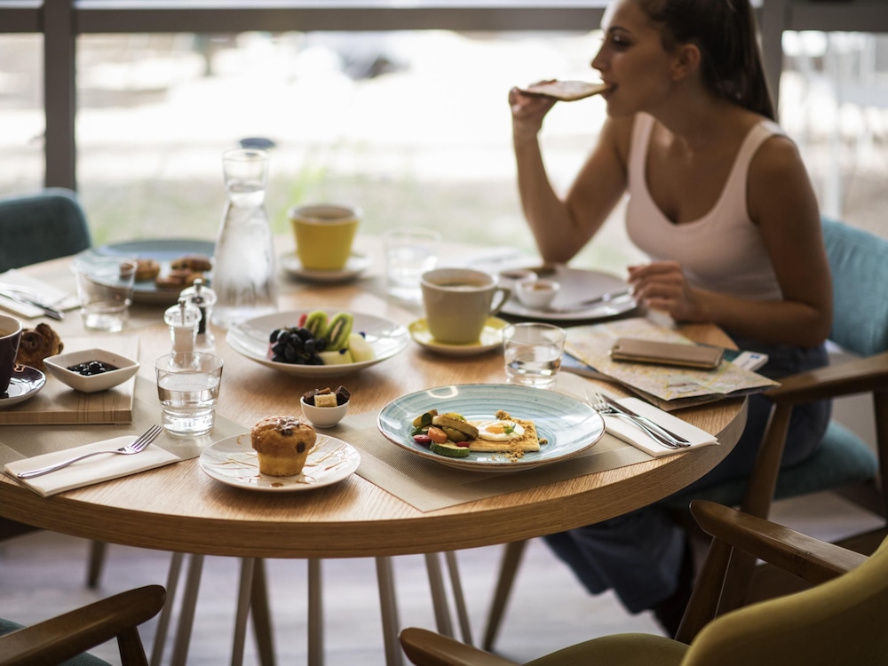 Ibis Styles Athens Routes 35/49