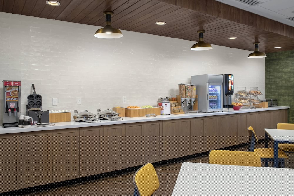Fairfield Inn & Suites By Marriott Denver Tech Center North. 7/41