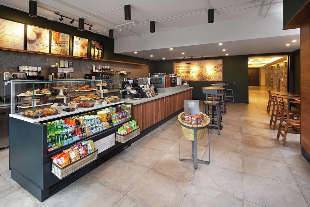 Doubletree by Hilton Toronto Airport 34/47