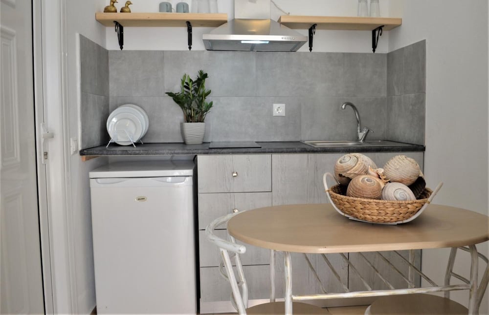Kastro Hotel 44/50