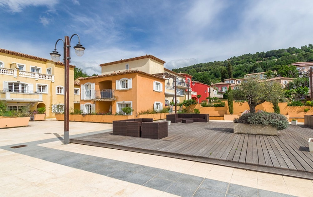 Residence Le Domaine de Camiole - Vacanceole in CALLIAN
