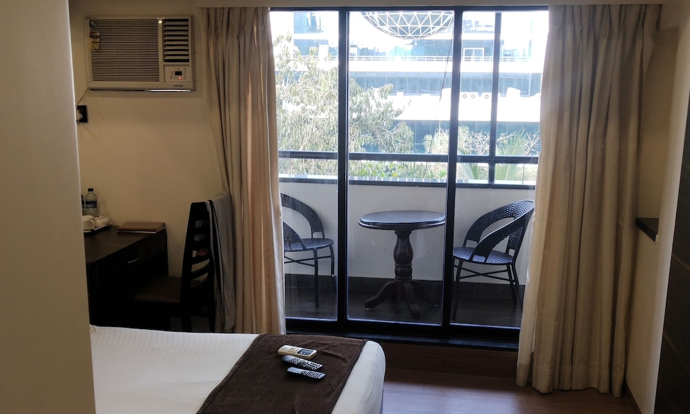 HOTEL HERITAGE DAKSHIN 50/50
