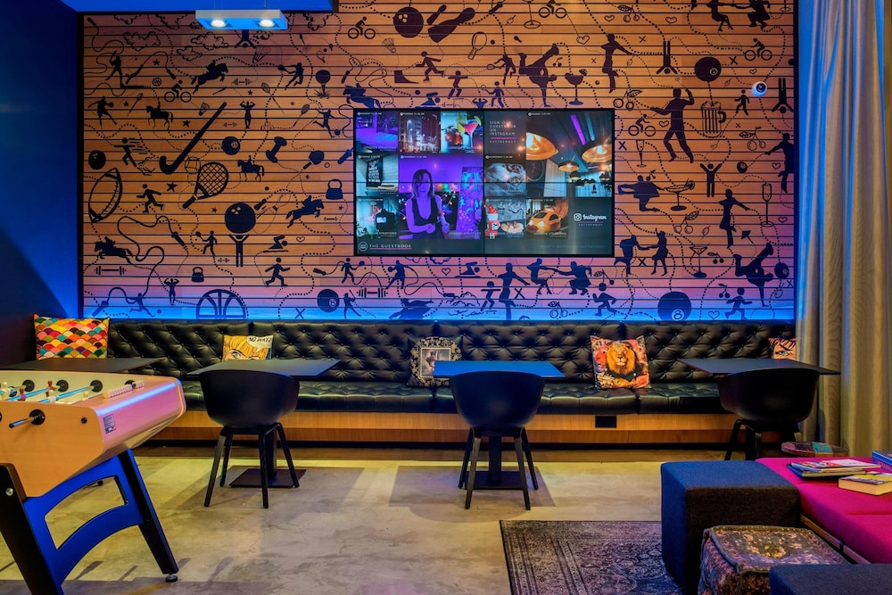MOXY LONDON STRATFORD 23/42