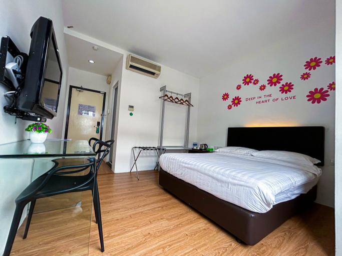 Cel Hotel 4/11