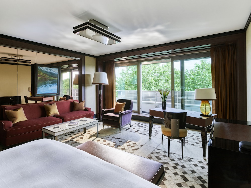 45 Park Lane Dorchester Collection 34/47