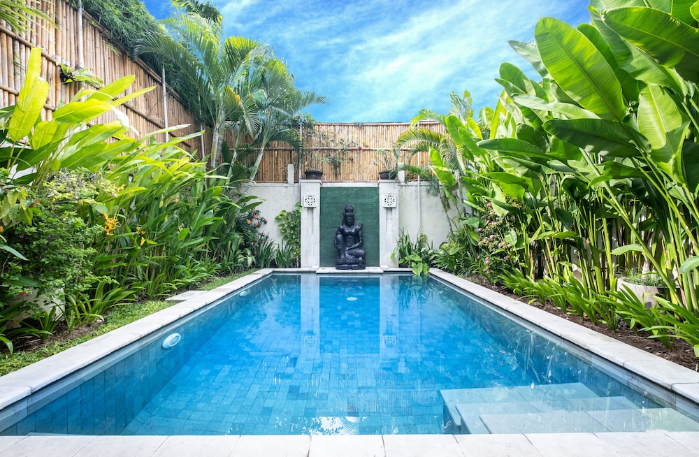 Villa Seriska Seminyak Bali 46/50
