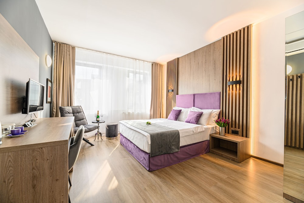 Unique Hotel 13/67