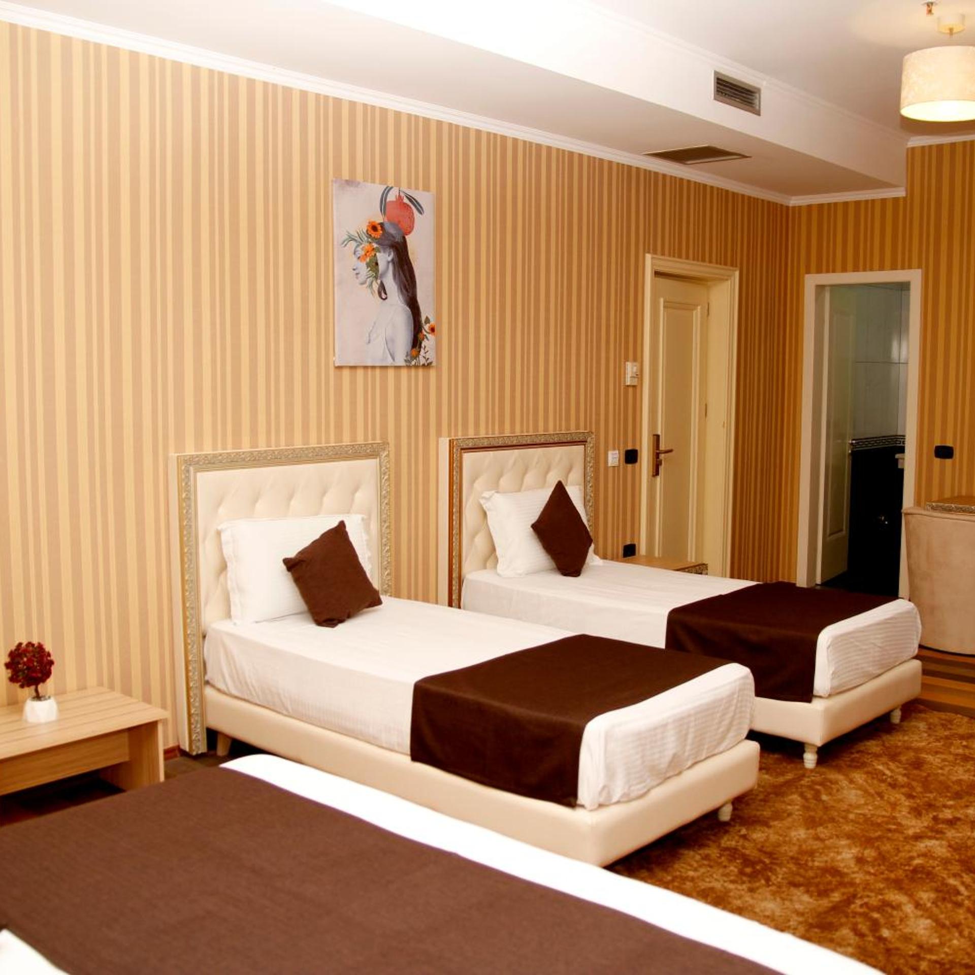 Amh Hotel 38/88