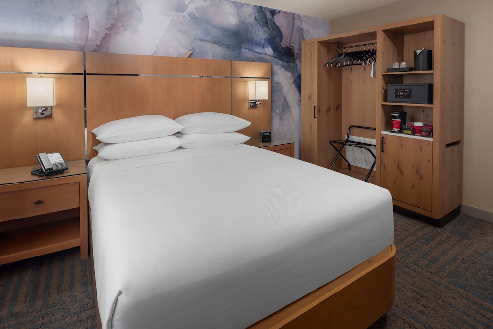Delta Hotels Santa Clara Silicon Valley (ex Biltmore Hotel and Suites) 9/27