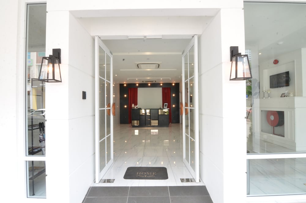 Havona Boutique Hotel at Mount Austin 30/48