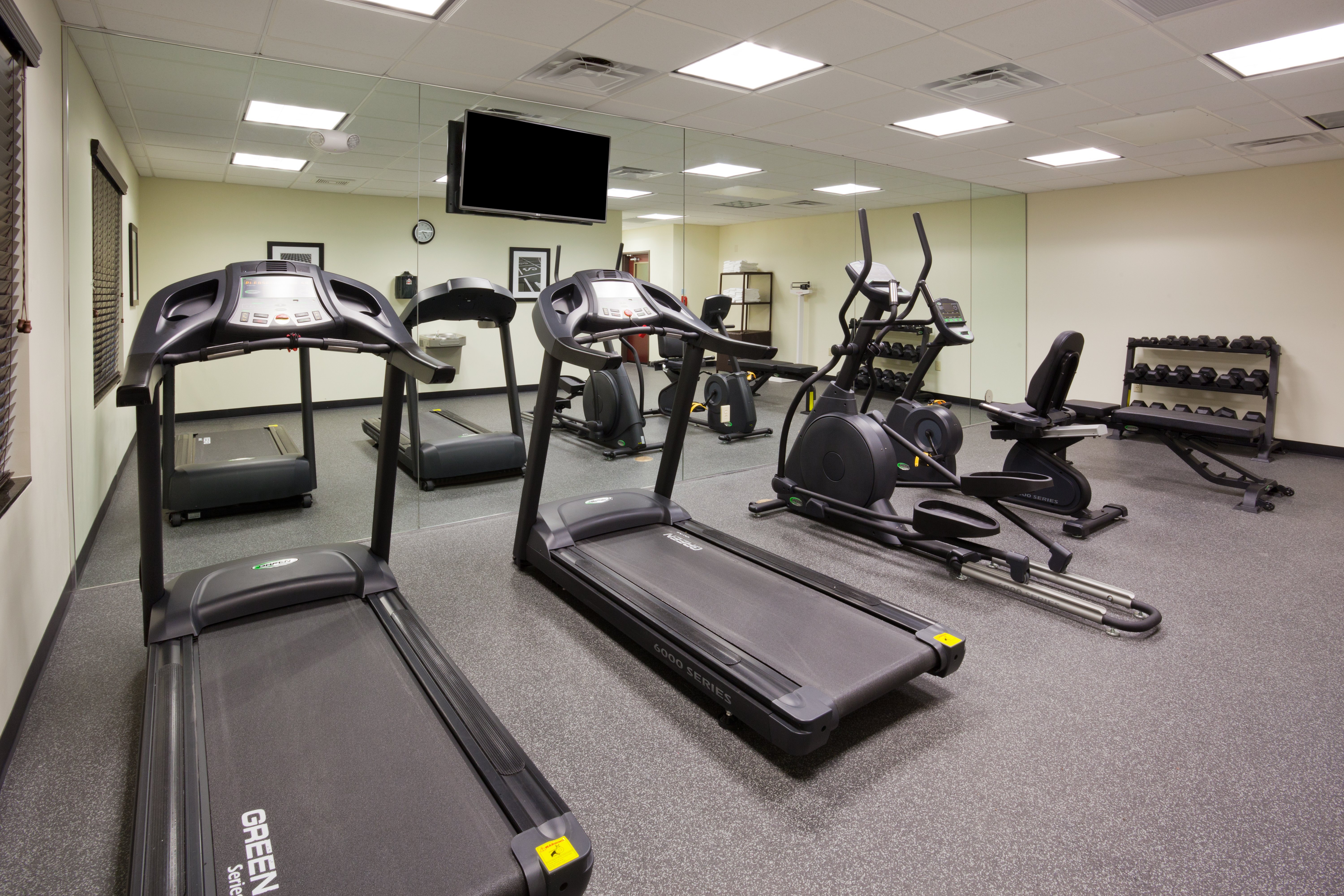 Holiday Inn Express & Suites Davenport, an IHG Hotel 20/26