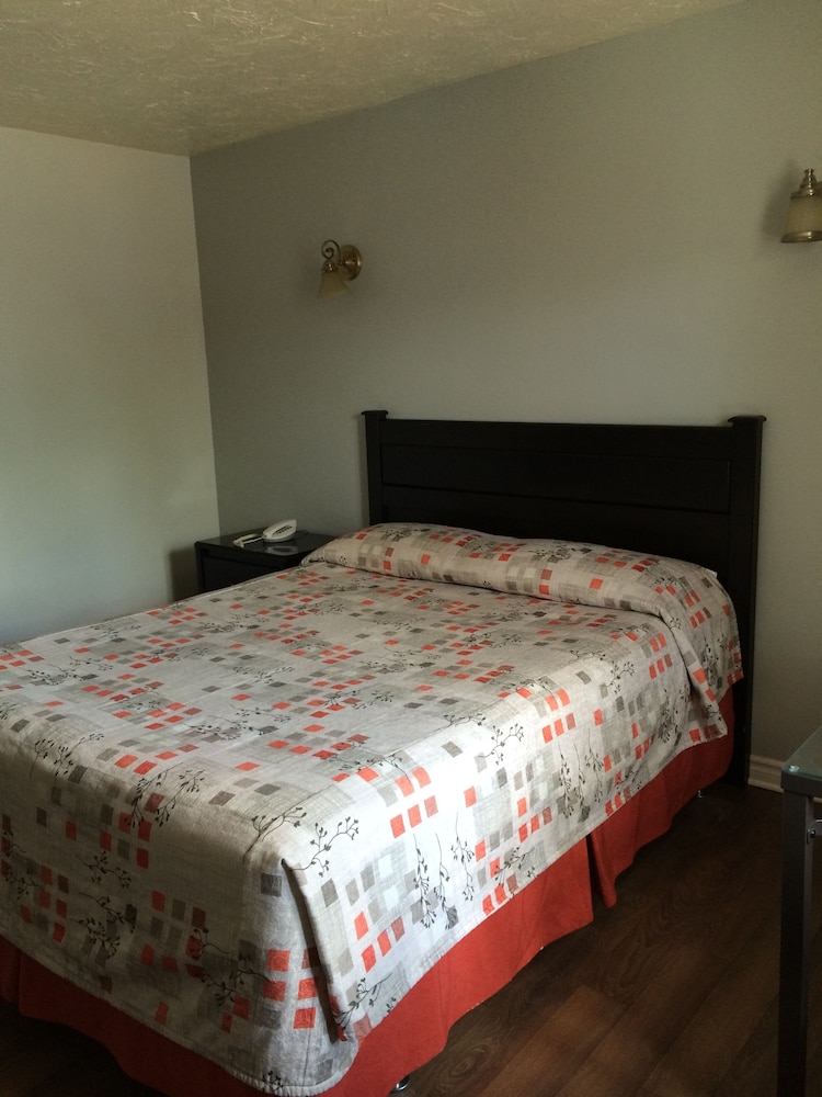 Olux Hotel Motel Suites 10/71